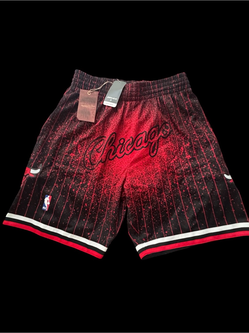 New Mitchell & Ness Chicago Men's Red and Black Graphic Basketball Shorts large